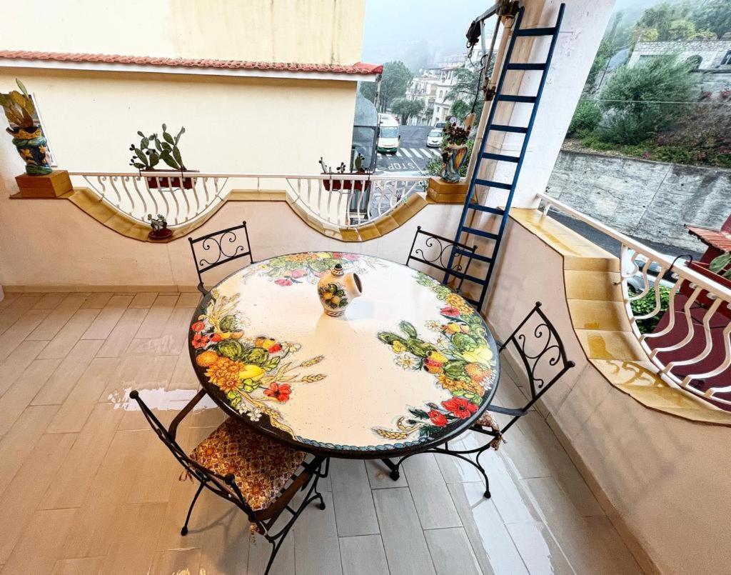 Apartment Taormina Center With Terrace, Via Celestino Penna 6 Exteriör bild