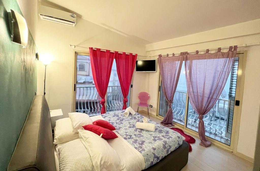 Apartment Taormina Center With Terrace, Via Celestino Penna 6 Exteriör bild